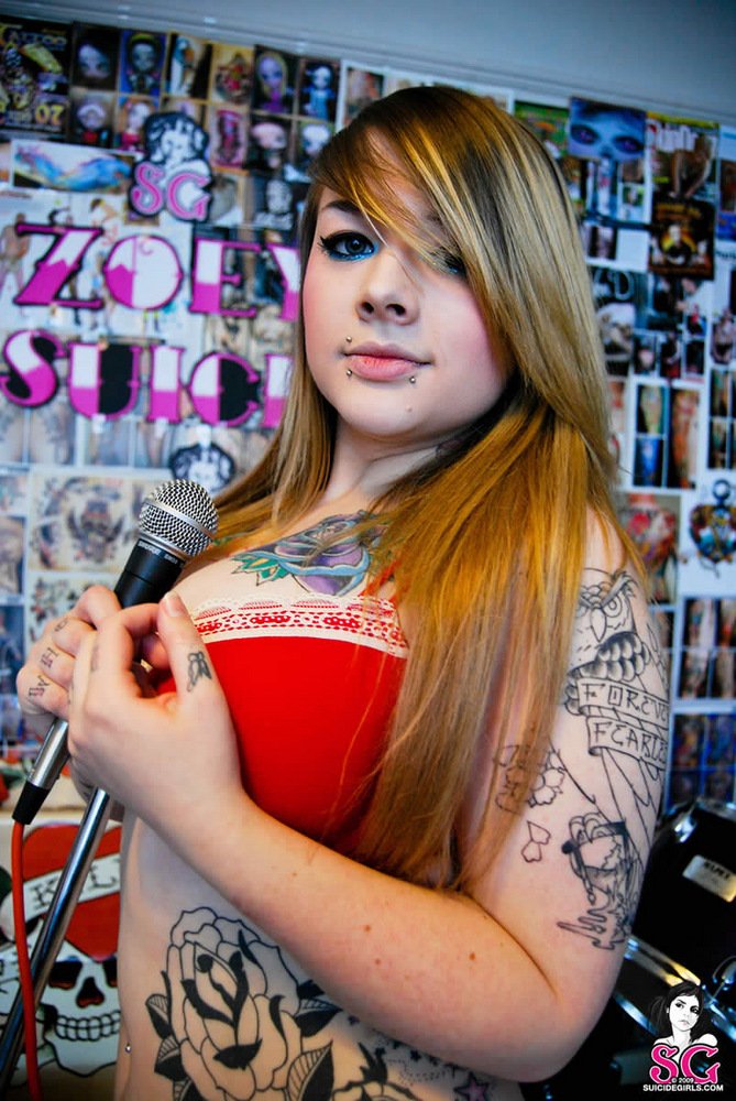Zoey - rock out (Suicide Girls) #WTJ7UtGP